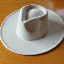 Load image into Gallery viewer, Hat burning Class 🔥
